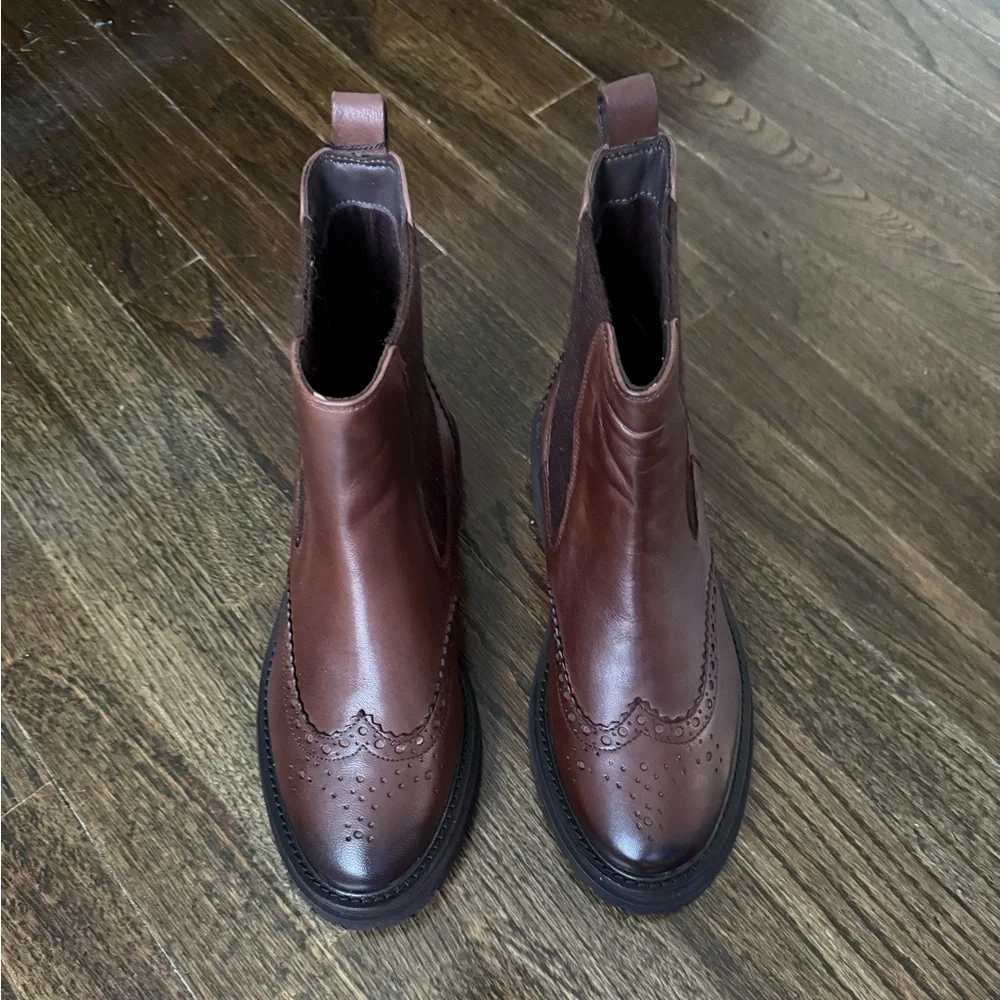 Brown Italian leather Chelsea boots - Picture 2 of 4